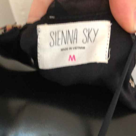 Dress - Picture 4 of 4